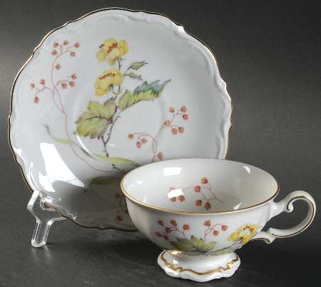 Flandre Footed Cup & Saucer Set