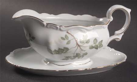 Green Leaves Gravy Boat with Attached Underplate