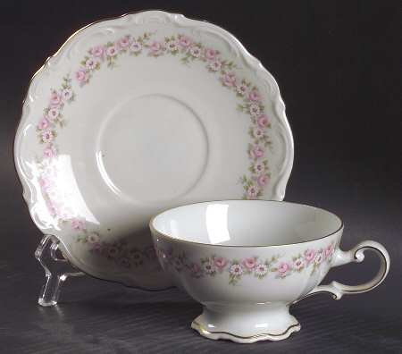 Lady Beatrice Footed Cup & Saucer Set