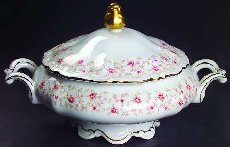 Lady Claire Round Covered Vegetable