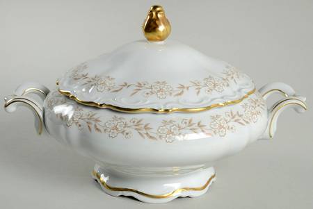 Lisa Royale Round Covered Vegetable