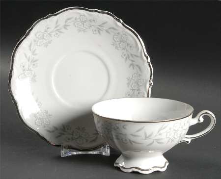 Lynn Royale Footed Cup & Saucer Set