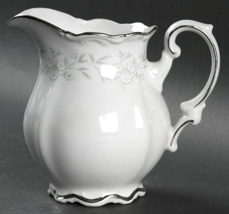 Lynn Royale Creamer