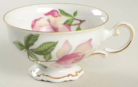 Magnolia Footed Cup