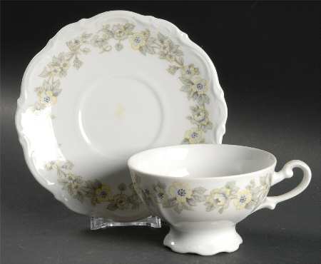 Mari Footed Cup & Saucer Set