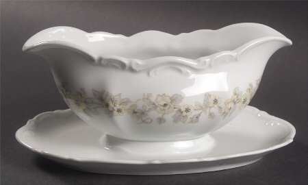 Mari Gravy Boat with Attached Underplate