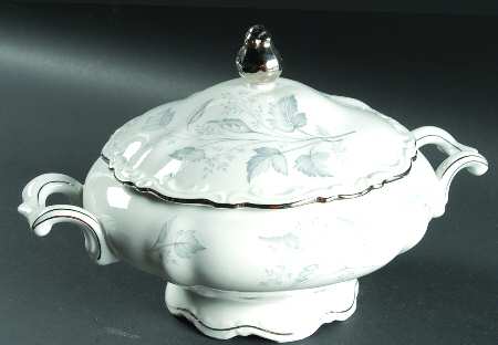 Monika (Platinum Trim) Round Covered Vegetable
