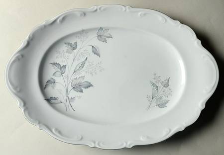 Monika (Platinum Trim) 15" Oval Serving Platter