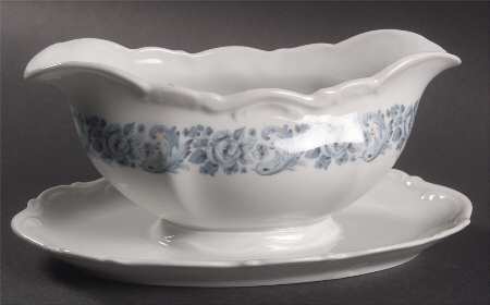 Tara Gravy Boat with Attached Underplate