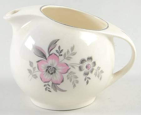 Queen Anne (USA) Creamer