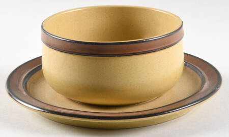 Desert Sand Gravy Boat with Attached Underplate