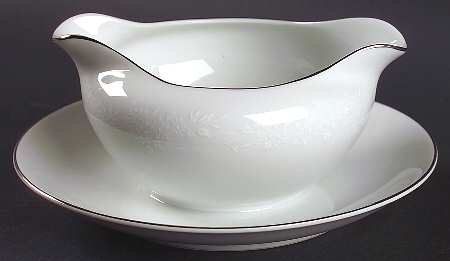 Enchantment Gravy Boat with Attached Underplate