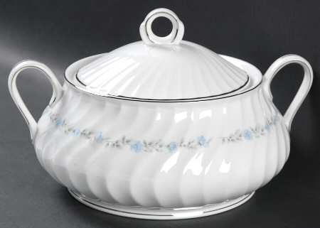 Heritage Round Covered Vegetable
