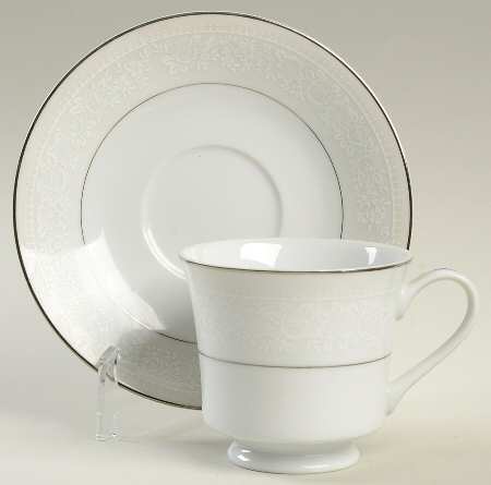 MOM1 Footed Cup & Saucer Set