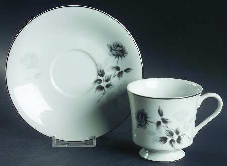 MOM5 Footed Cup & Saucer Set