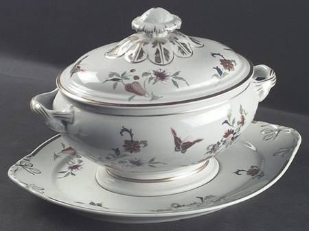 Ashley Oval Tureen & Lid with Underplate