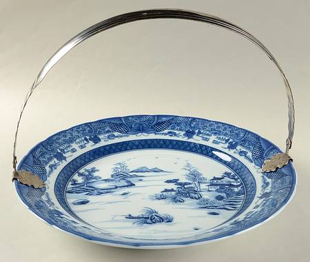 Canton Service Plate & Detachable Metal Handle
