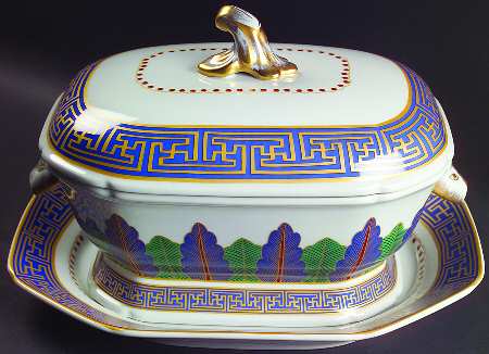 Charleston Feather Tureen & Lid w/Underplate