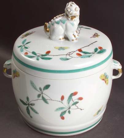 Famille Verte (Green Background) Fu Dog Jar & Lid