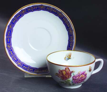 Merian Flat Cup & Saucer Set