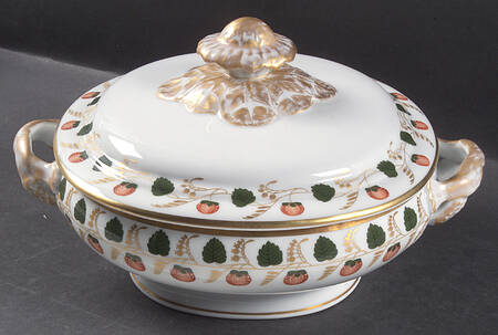 Strawberry Vine Round Covered Vegetable