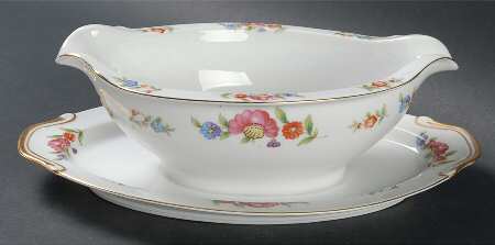 MOY1 Gravy Boat with Attached Underplate