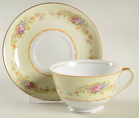MRU1 Footed Cup & Saucer Set
