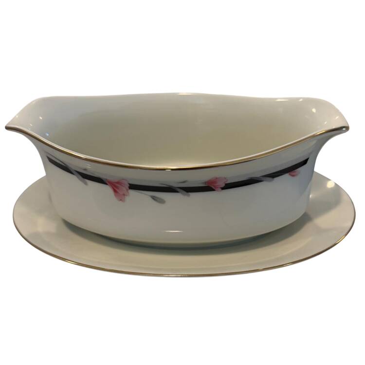 Colleen Gravy Boat with Attached Underplate