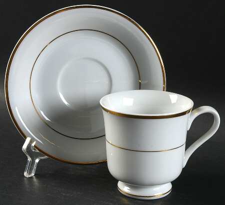 Golden Ivy Footed Cup & Saucer Set