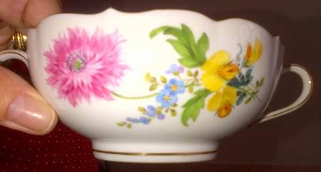 090110 Footed Bouillon Cup