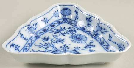 Blue Onion (Oval Backstamp) 8" Triangular Vegetable Bowl