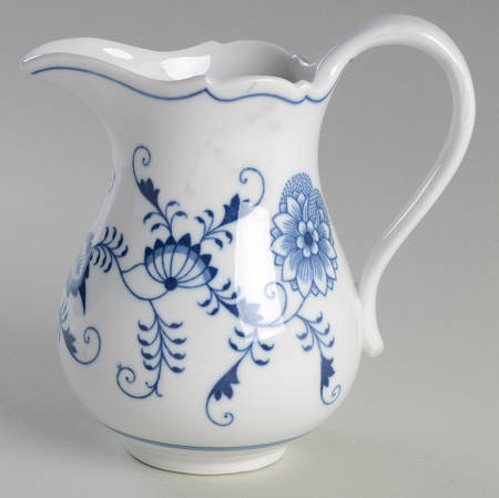 Blue Onion (Oval Backstamp) 32 Oz Pitcher