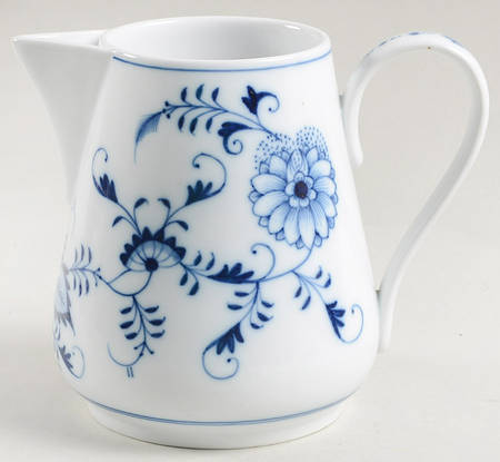 Blue Onion (Oval Backstamp) Mini Coffee Pot & Lid