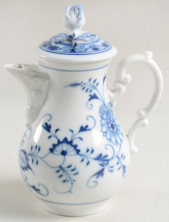 Blue Onion (Oval Backstamp) Individual Coffee Pot & Lid