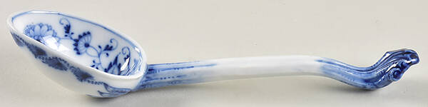 Blue Onion (Oval Backstamp) Solid Piece Sauce Ladle