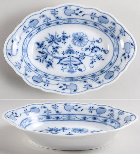 Blue Onion (Oval Backstamp) 10" Oval Vegetable Bowl