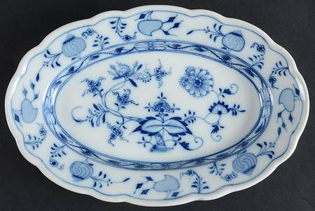 Blue Onion (Oval Backstamp) 9" Oval Serving Platter