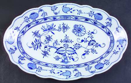 Blue Onion (Oval Backstamp) 15" Oval Serving Platter