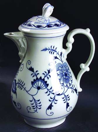 Blue Onion (Oval Backstamp) Coffee Pot & Lid
