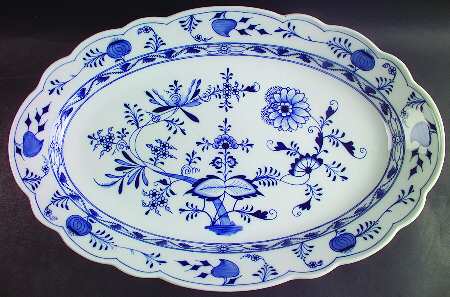 Blue Onion (Oval Backstamp) 21" Oval Serving Platter