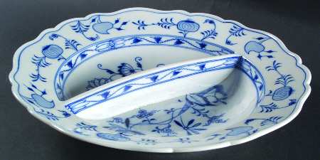 Blue Onion (Oval Backstamp) Round Divided Vegetable Bowl