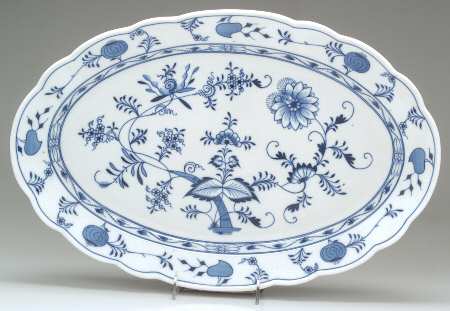 Blue Onion (Oval Backstamp) 19" Oval Serving Platter