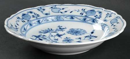 Blue Onion (Oval Backstamp) Large Rim Soup Bowl