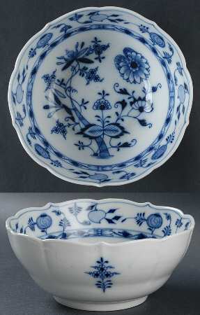 Blue Onion (Oval Backstamp) 9" Salad Serving Bowl