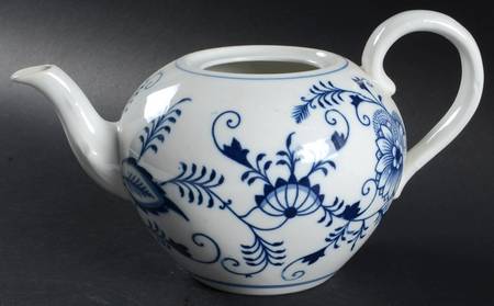 Blue Onion (Oval Backstamp) Teapot No Lid