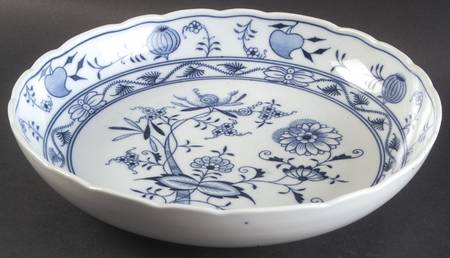 Blue Onion (Oval Backstamp) 10" Round Vegetable Bowl