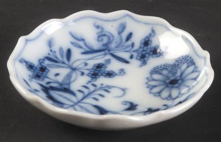 Blue Onion (Oval Backstamp) Butter Pat
