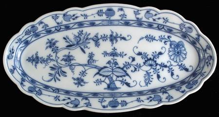 Blue Onion (Oval Backstamp) 19" Fish Platter