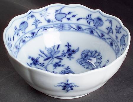 Blue Onion (Oval Backstamp) Coupe Cereal Bowl