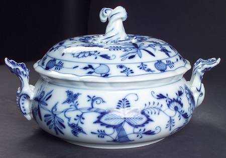Blue Onion (Oval Backstamp) Tureen &  Lid